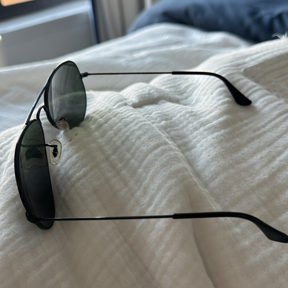 Ray-Ban Black Aviators - Picture 3 of 8